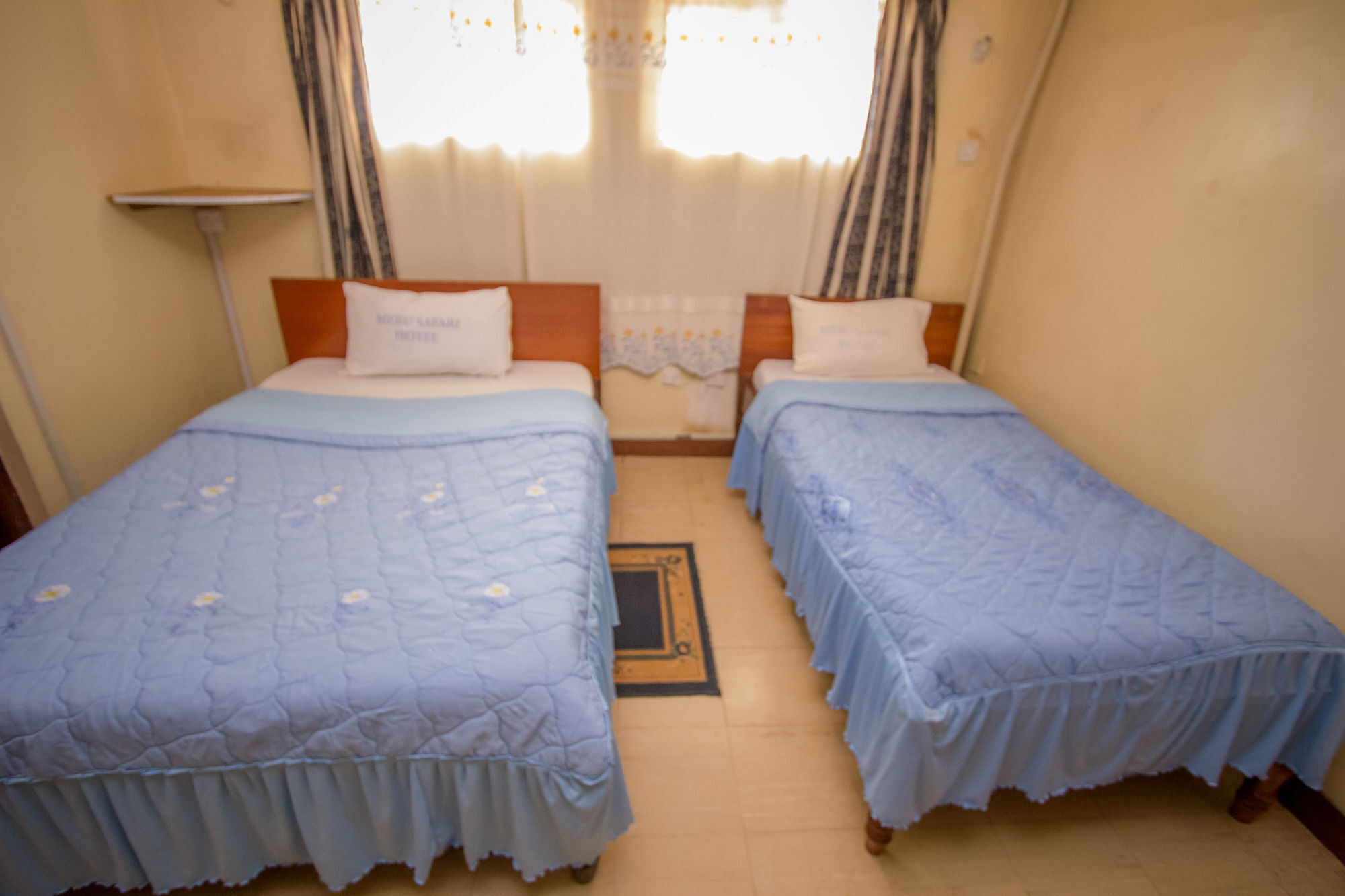 Meru Safari Hotel Extérieur photo