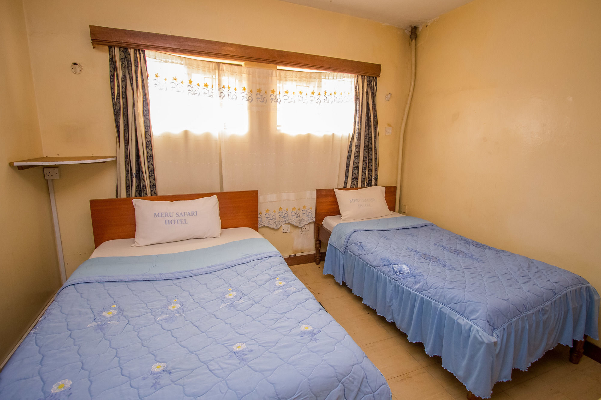 Meru Safari Hotel Extérieur photo